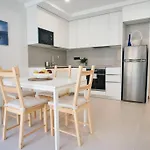 Stylish Family Flat II By C365