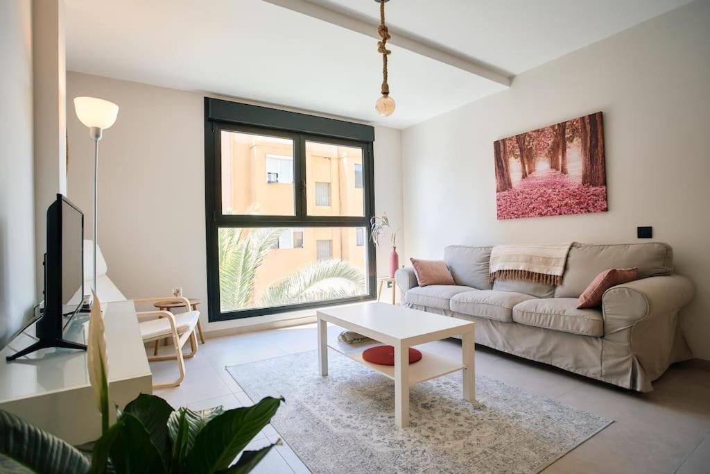 Stylish Family Flat Ii By C365 *